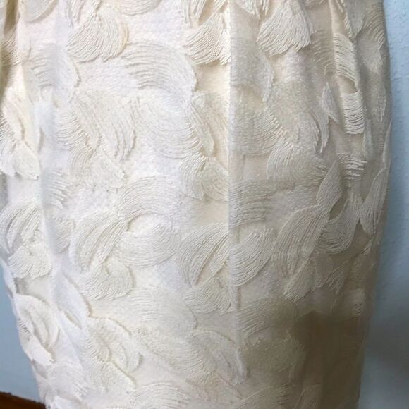 Gorgeous BCBGMAXAZRIA Strapless Dress - Picture 5 of 16